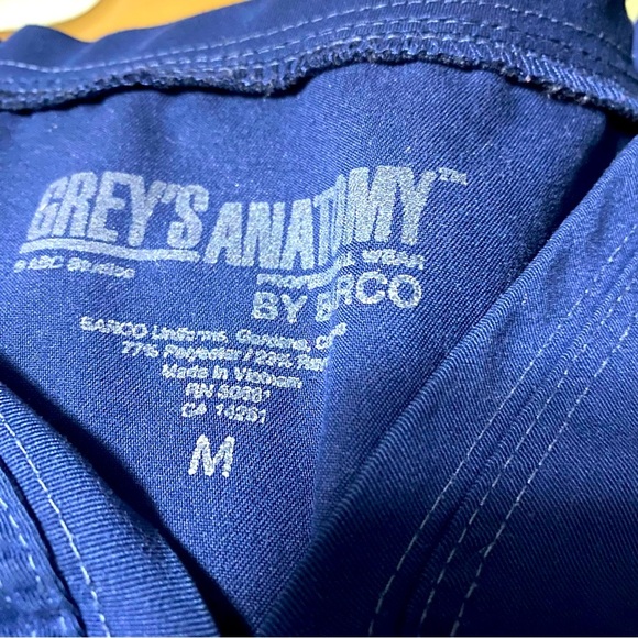 Women’s Grays Anatomy Active Medium Navy Blue medical scrub shirt and pants - Picture 6 of 14